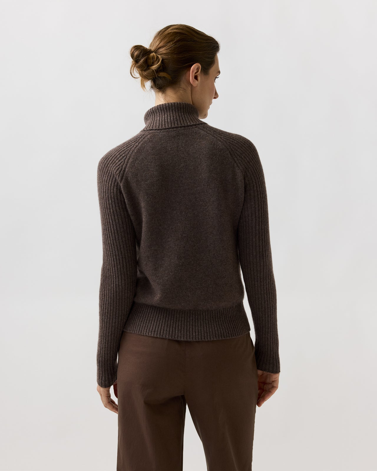 Dakota Turtleneck Sweater in Heather Espresso Cashmere