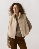 Load image into Gallery viewer, Faux Fur Vest in Champagne
