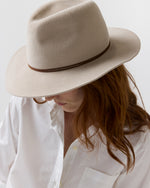 Load image into Gallery viewer, Luxe Amelia Hat in Bone/Chocolate
