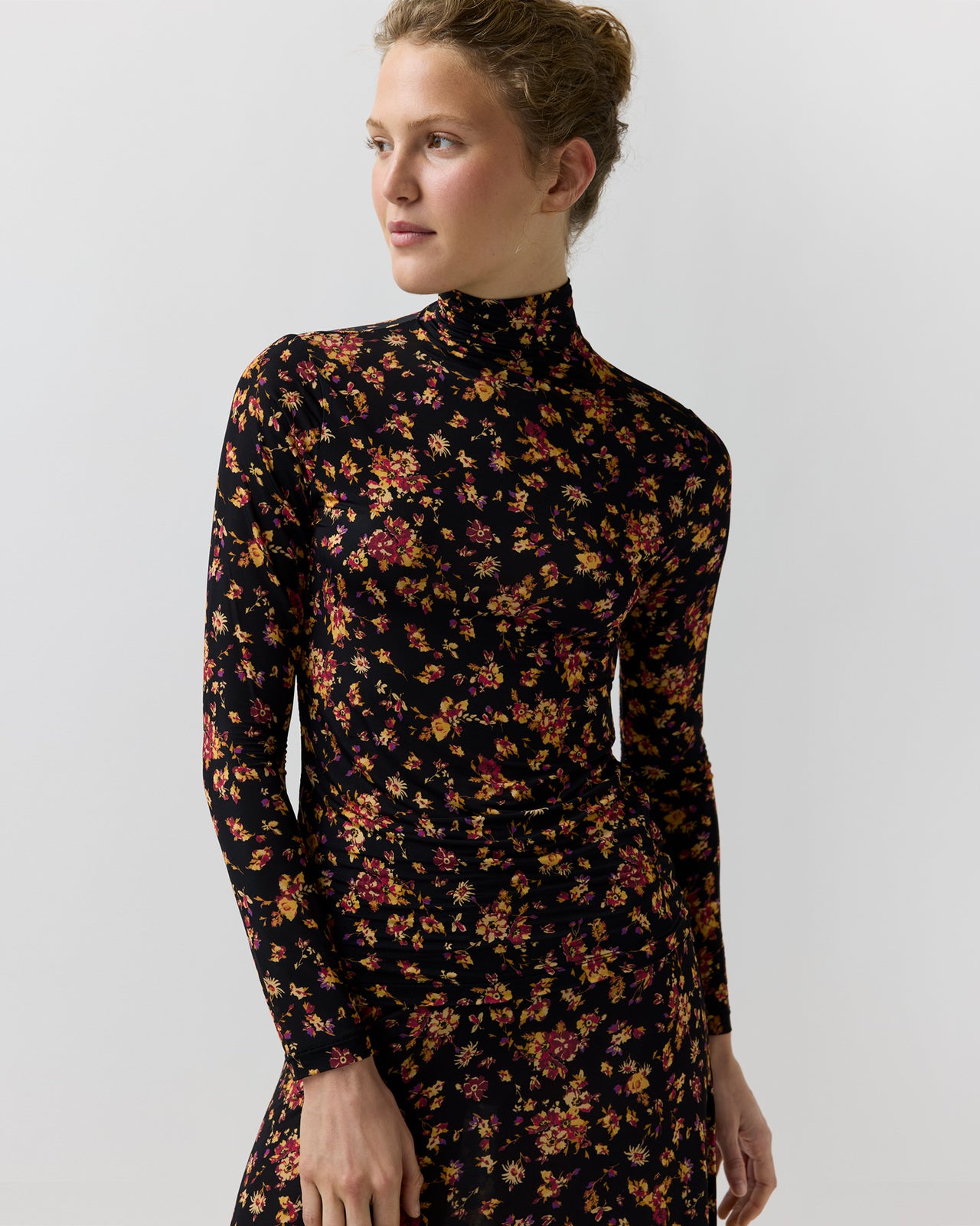 Aurelia Turtleneck in Noir Floral