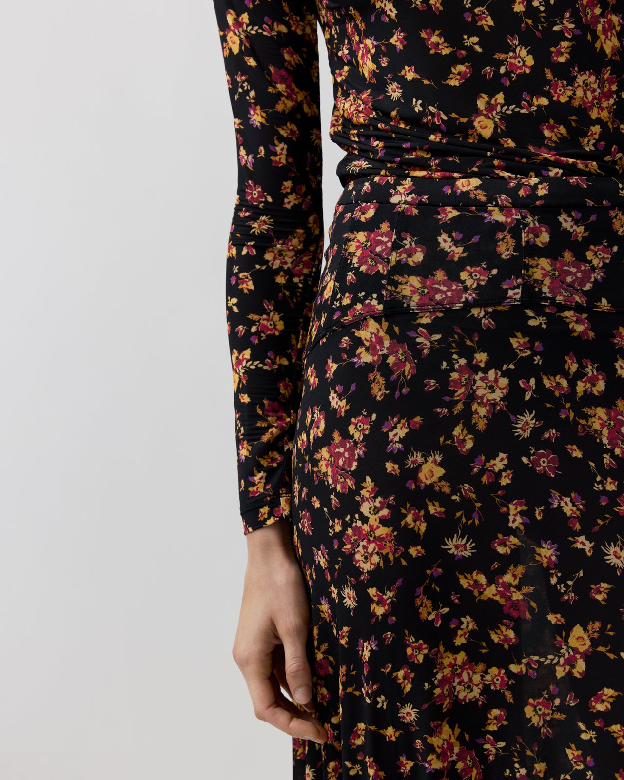 Paola Skirt in Noir Floral