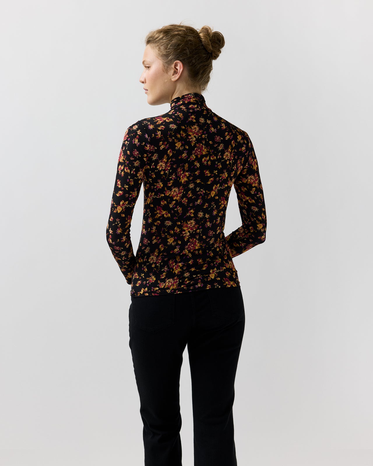 Aurelia Turtleneck in Noir Floral