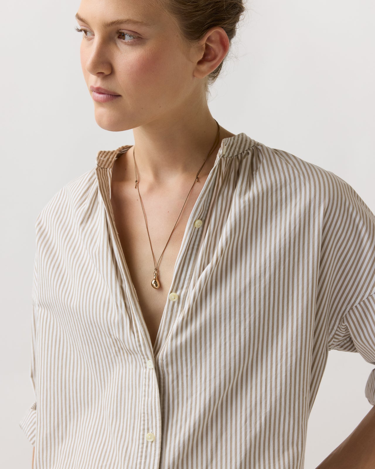 Drop Pendant on String in Toffee/Gold
