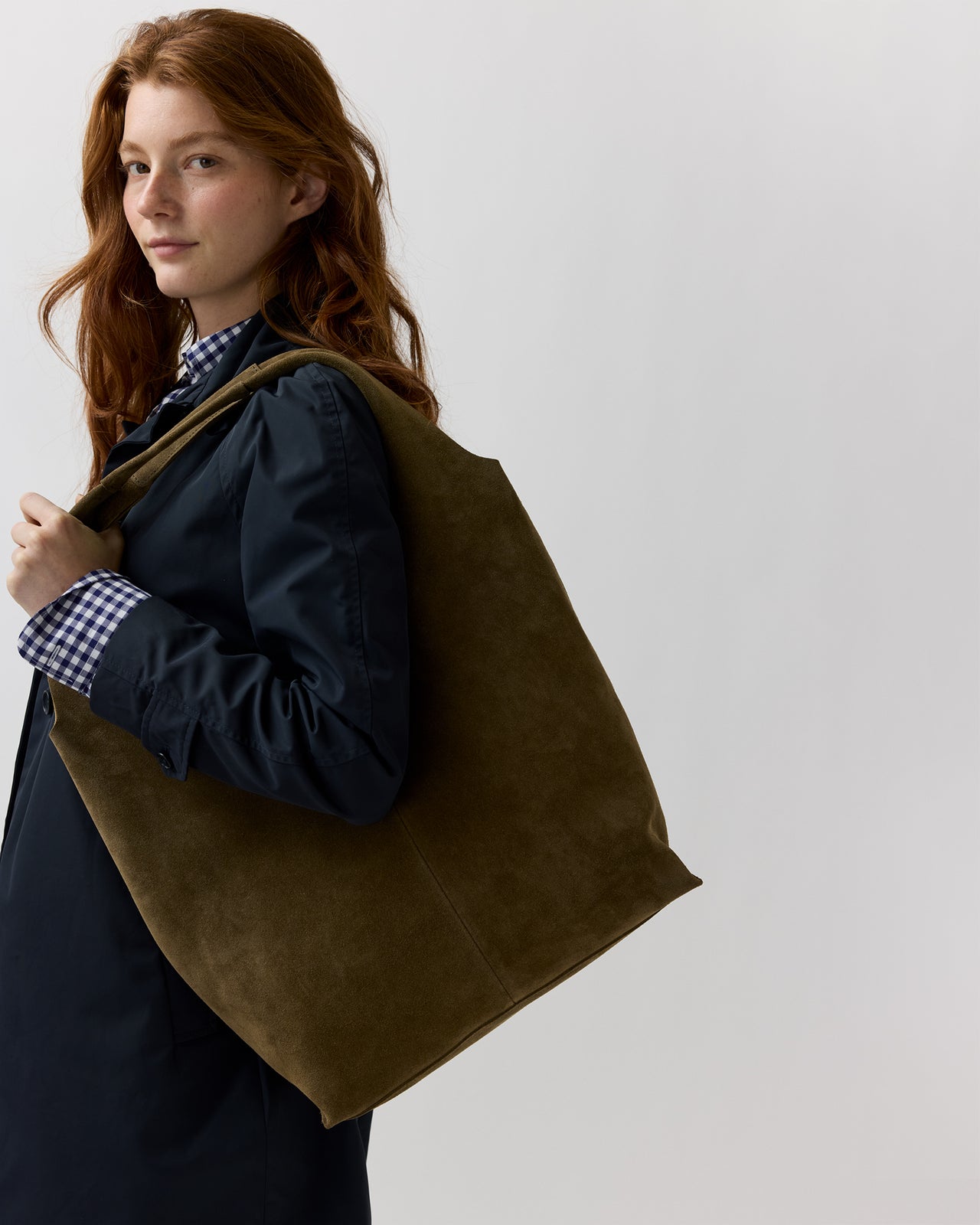 Ali Soft Hobo Bag in Taupe Suede