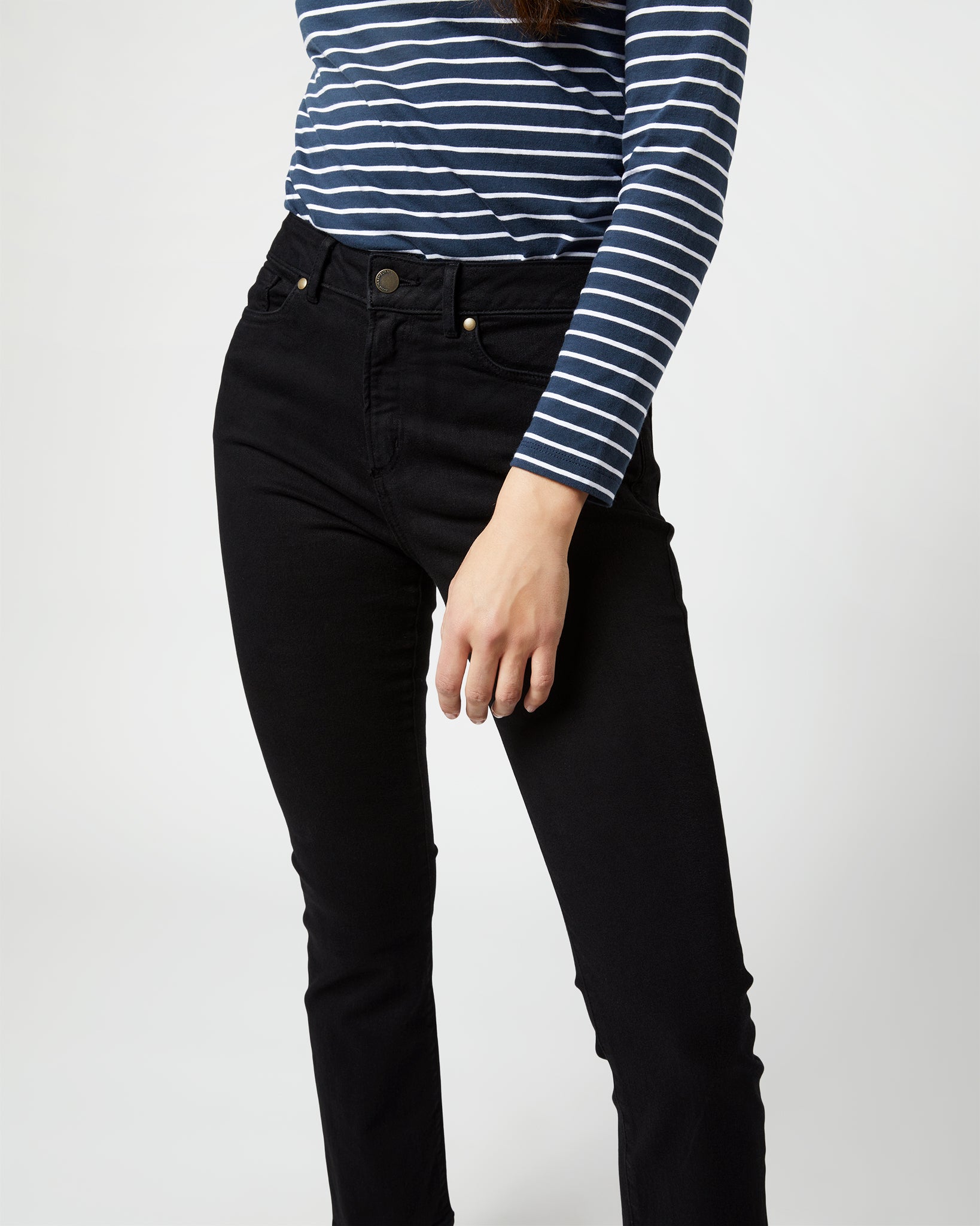 Flare Cropped 5-Pocket Jean in Black Stretch | Shop Mashburn