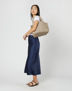 Load image into Gallery viewer, Mercato Handwoven Tote in Beige Leather
