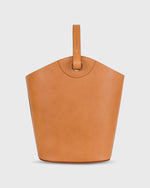 Load image into Gallery viewer, Bucket Tote in Tan Leather
