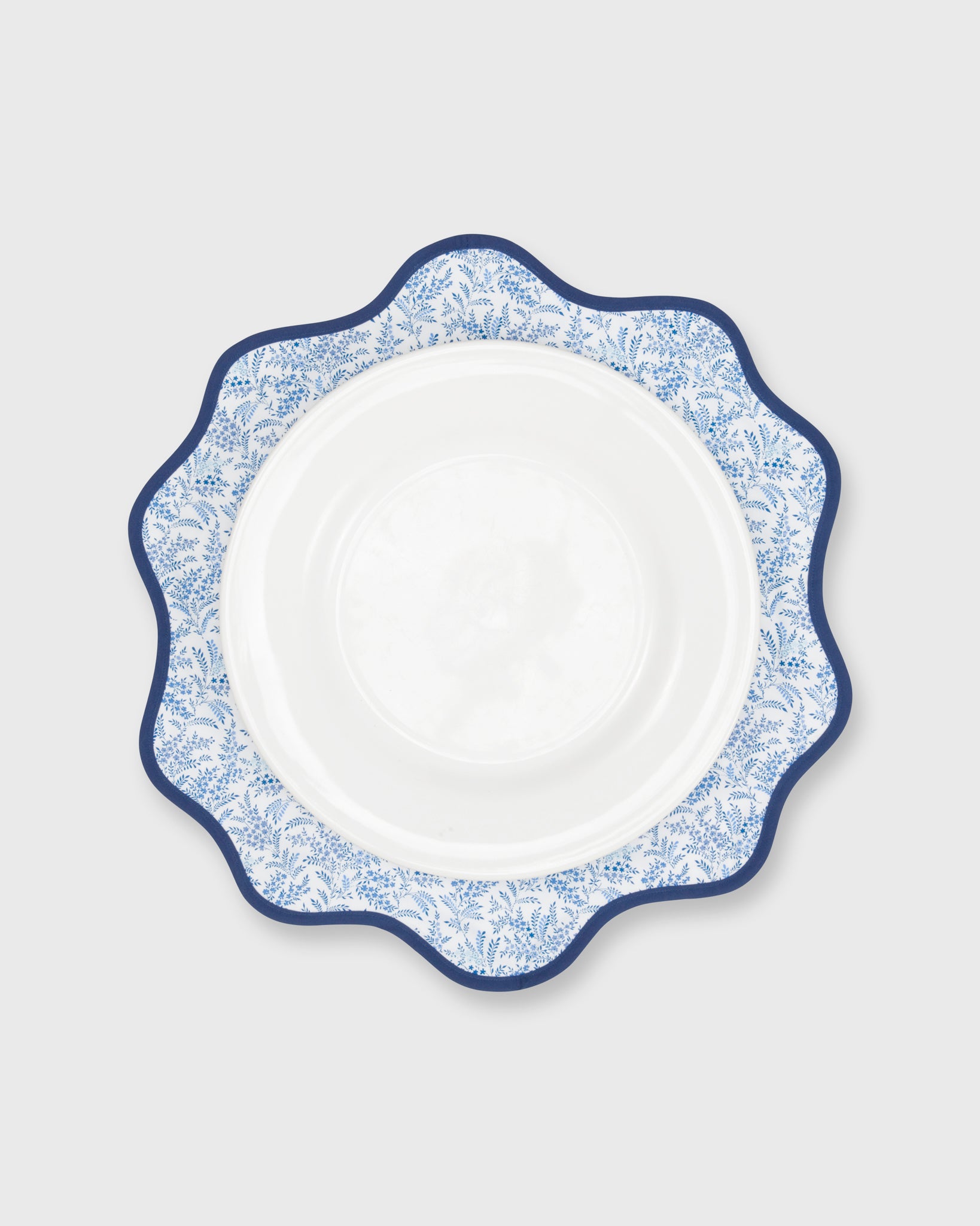 Ann Mashburn Scallop Edge Placemat - Thumbnail 2