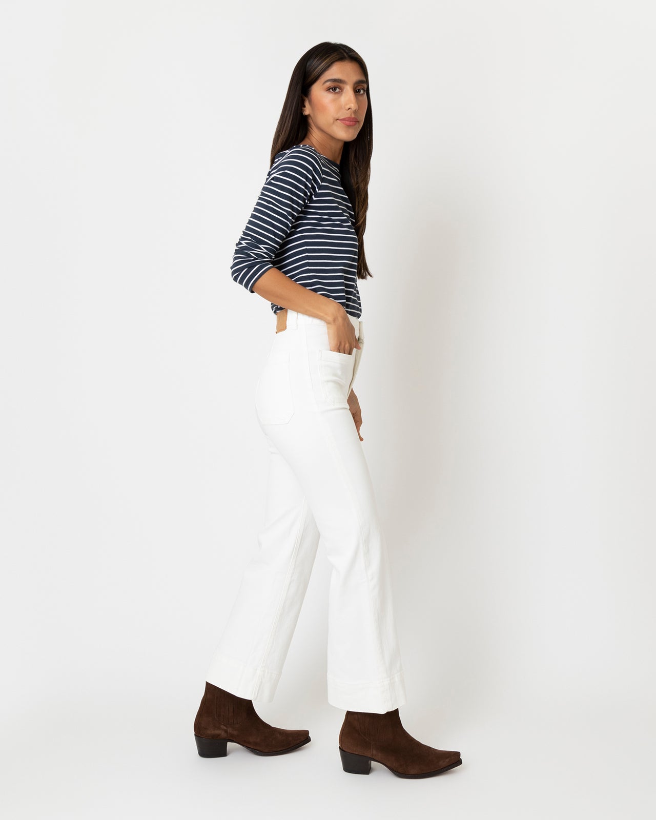 デニム・ジーパン MONCLER Crop straight leg jeans White 2A0001454A77 St Monica Cropped Jean in Natural White | Shop Ann Mashburn