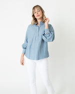 Load image into Gallery viewer, Anaya Popover Shirt in Extra Light Washed Cotolino Chambray
